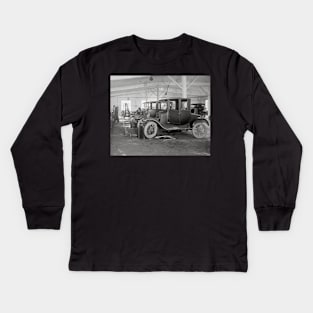 Auto Repair Garage, 1926. Vintage Photo Kids Long Sleeve T-Shirt